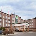 Exterior of Wingate by Wyndham Calgary