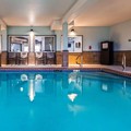 Swimming pool at Best Western Mt. Vernon Inn