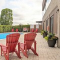 Swimming pool at Confederation Place - Hotel