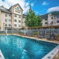 Swimming pool at Hyatt House Herndon / Reston