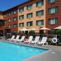 Swimming pool at Oxford Suites Chico