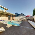 Swimming pool at Stoney Creek Hotel Quad Cities - Moline