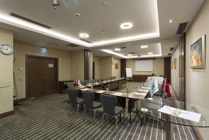 Photo of Queen Meeting Room