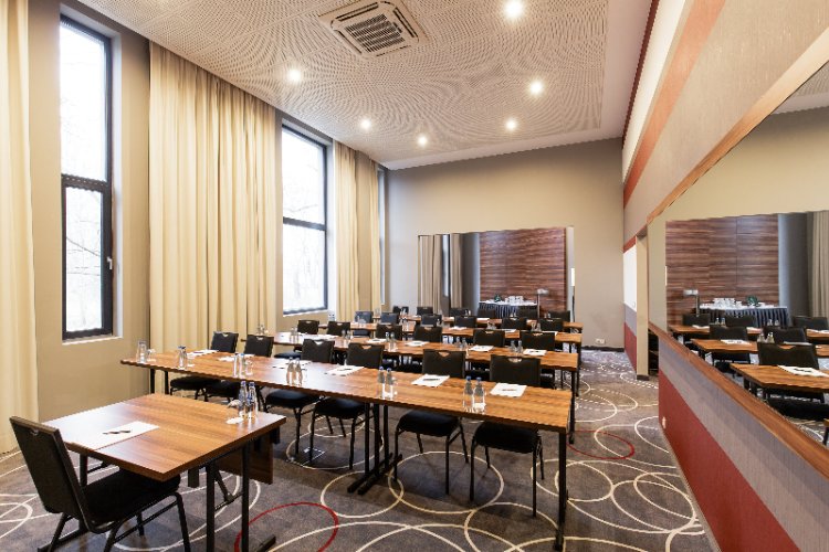 Photo of Conference Room Pik