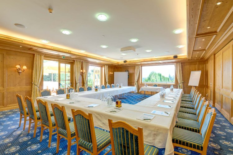 Photo of Saal Theres