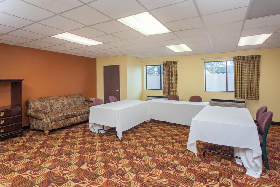 Photo of Ramada, Bolingbrook