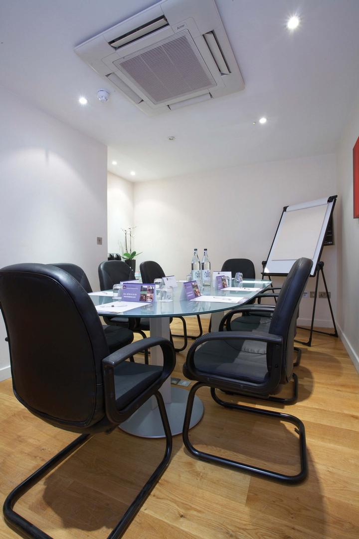 Photo of Boardroom