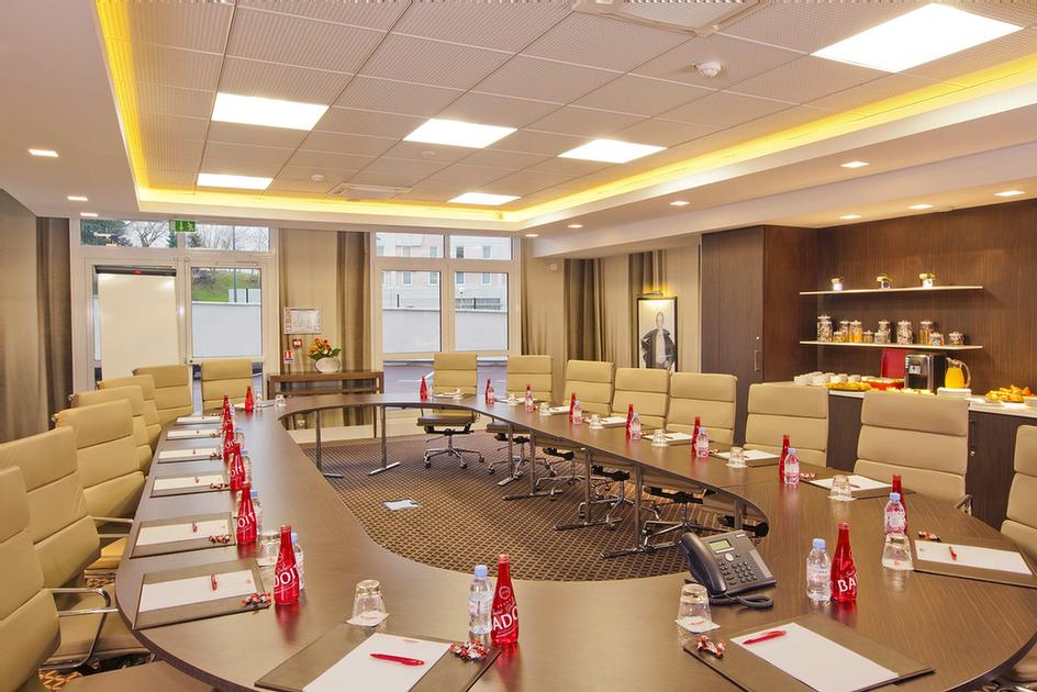Photo of Salon Executive