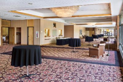 Photo of Lake Oahe Lobby