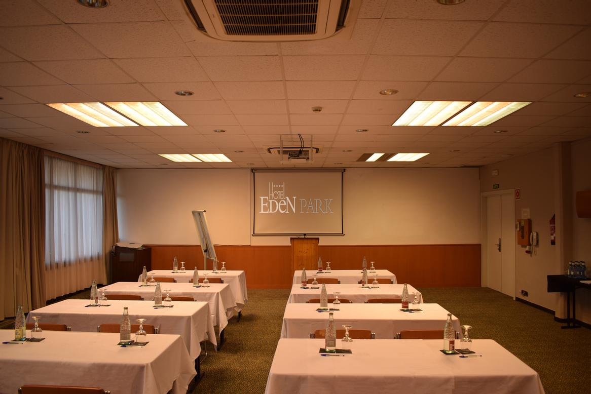 Photo of Salon Pirineos