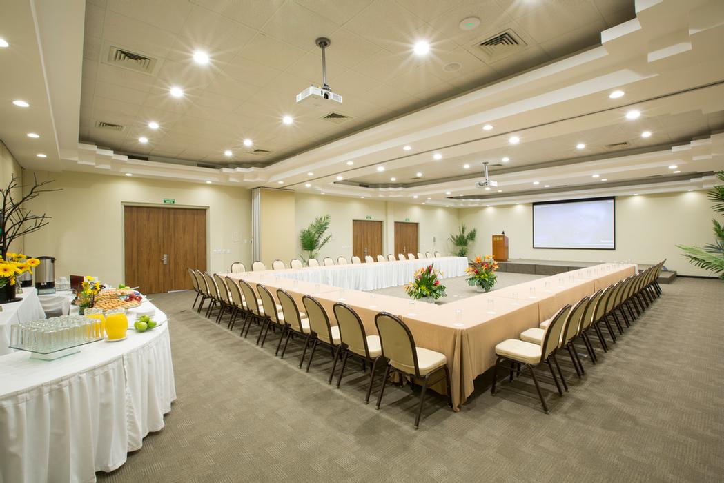 Photo of Área de Conferencias ( salón Sol, Cruz y Palacio)