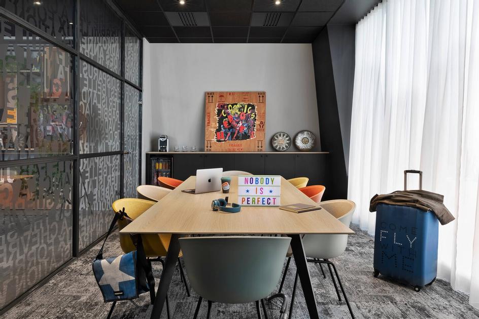 Photo of Meeting Room