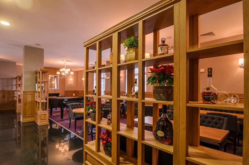 Photo of Met Bar