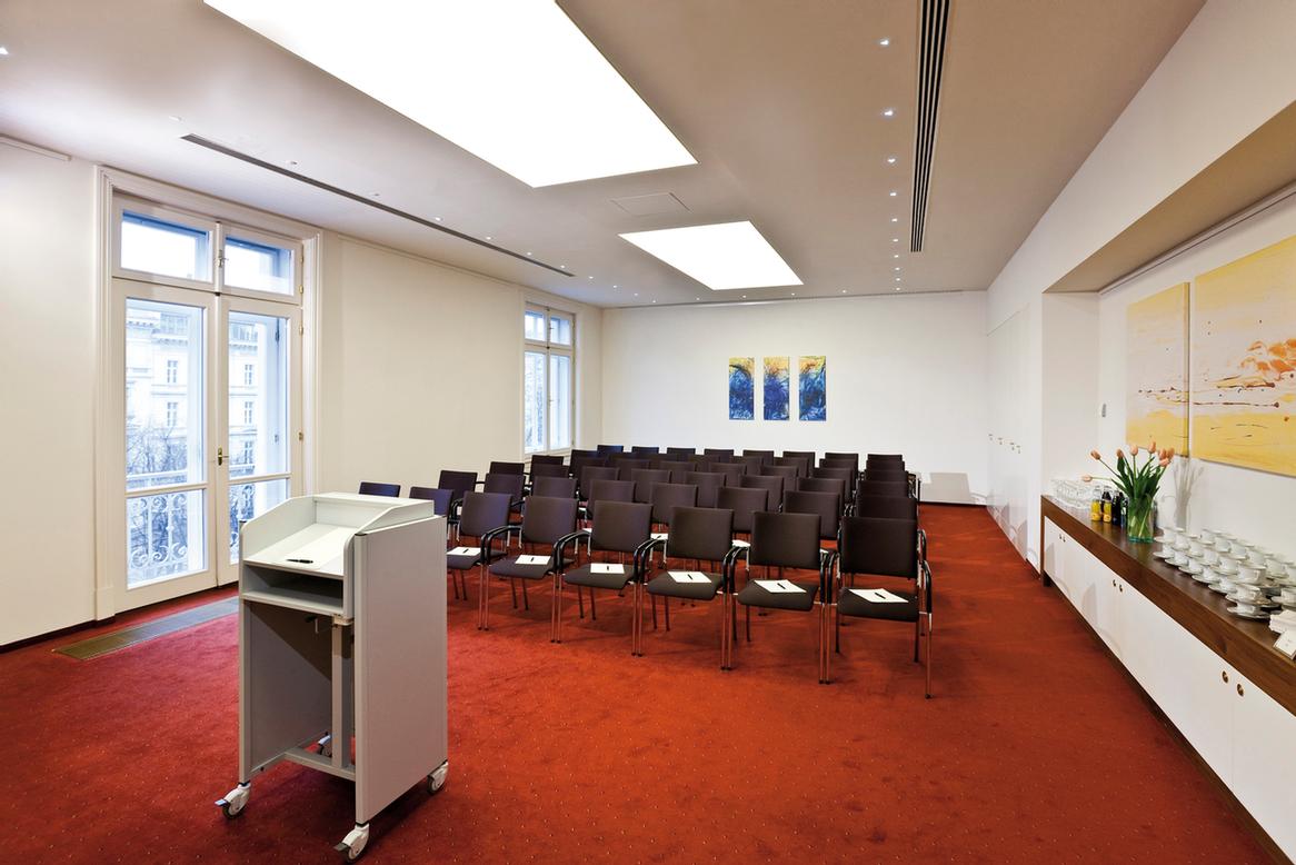 Photo of Salon 9