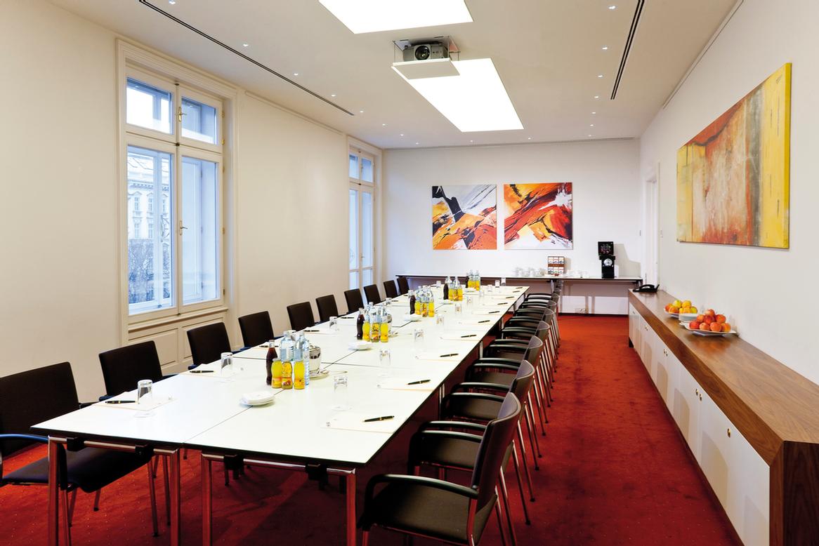Photo of Salon 10