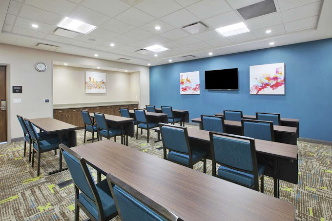 Photo of Meeting Space