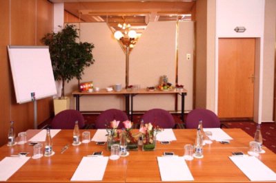 Photo of Salon 2