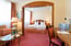 Deluxe Doppelzimmer 3 of 13